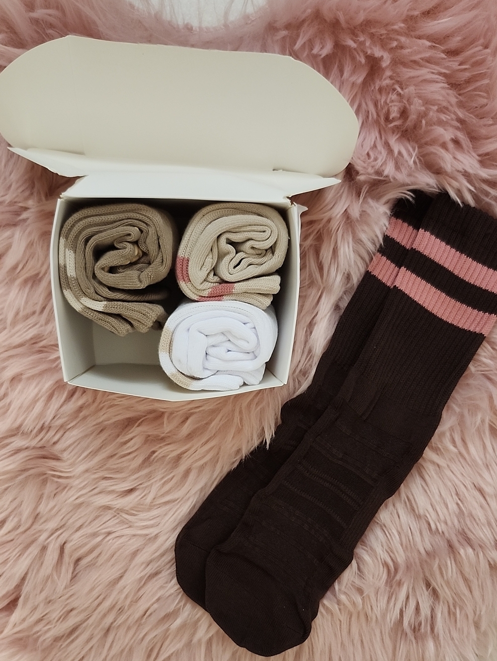 Brand New CELERSPORT 4 PACK WOMEN'S YOGA SOCKS-S
